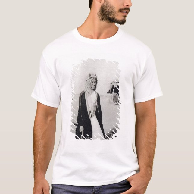 T. E. Lawrence in Arab Dress (b/w photo) T-Shirt (Front)