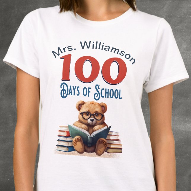 T-shirt 100 Jours de Maître de lecture de l'ours scolaire (The 100 Days of School Books Teacher Staff fun design is here to make the milestone of 100 days of s)