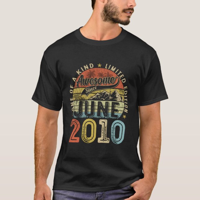 T-shirt 13 Magnifique Depuis Juin 2010 13E (Devant)