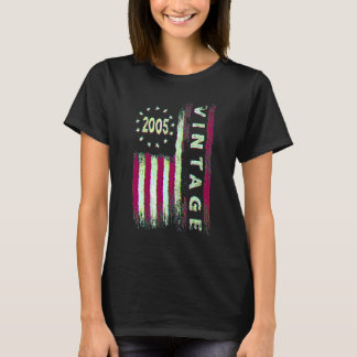 T-shirt 17 Year Old Vintage 2005 American Flag 17th Birth