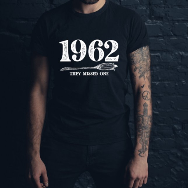 T-shirt 1962 Ils Ont Manqué Une Sorcière De Salem Hallowee (Créateur téléchargé)