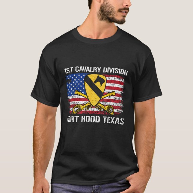 T-shirt 1re division de cavalerie Drapeau US vétéran Fort  (Devant)