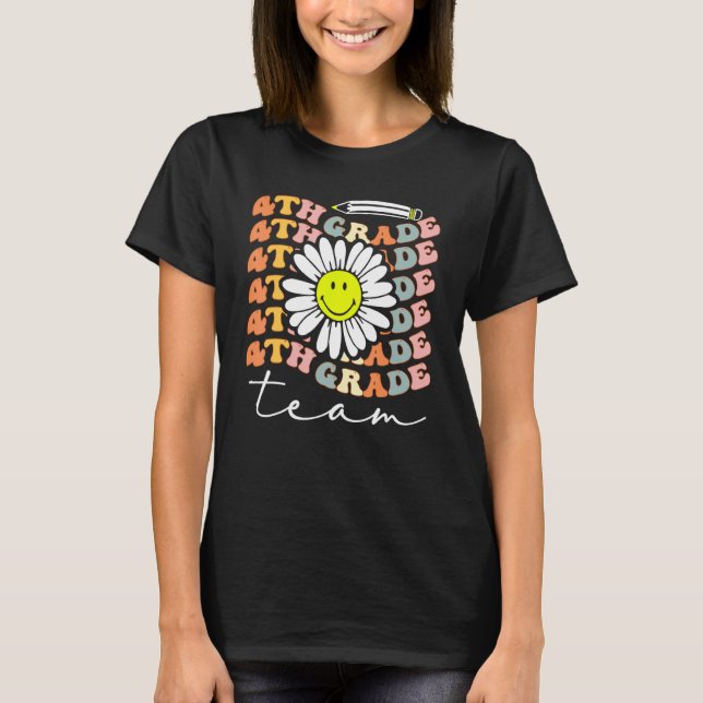 T-shirt 4th Grade Team Retro Groovy Women Happy First Day  (Devant)