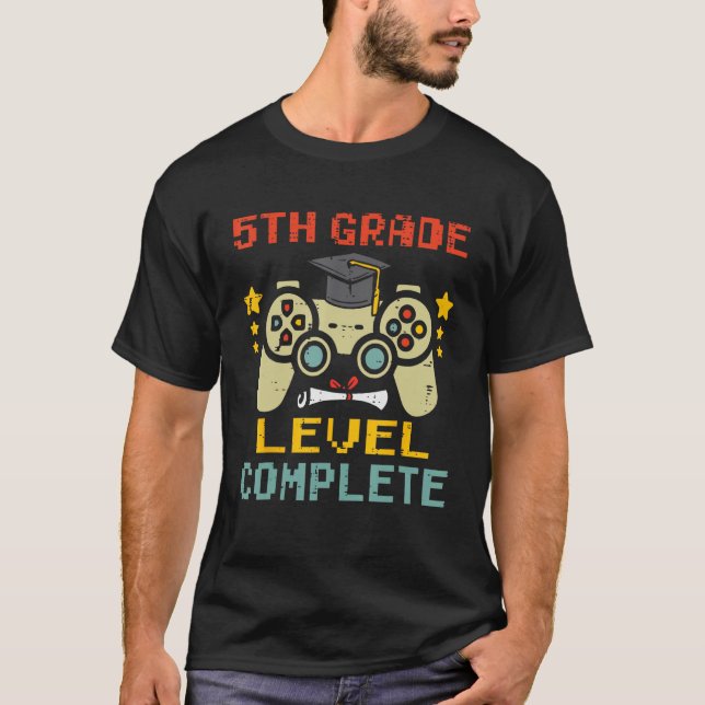T-shirt 5th Grade Level Complete Gamer First Grade Graduat (Devant)