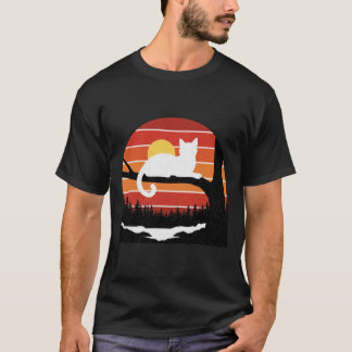 T-shirt 70s 80s Style Cat on Tree Branch Sunset Art