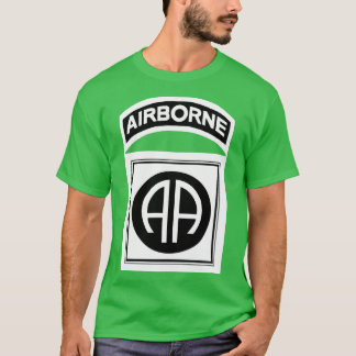 T-shirt 82e avec lettres blanches et frontière