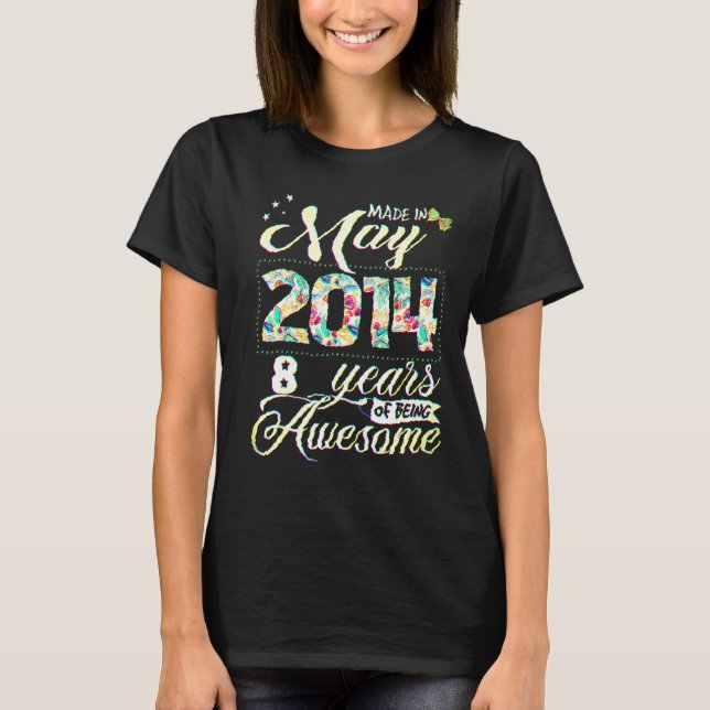 T-shirt 8 Anniversaire Floral Pour Les Femmes Nées En Mai  (Devant)