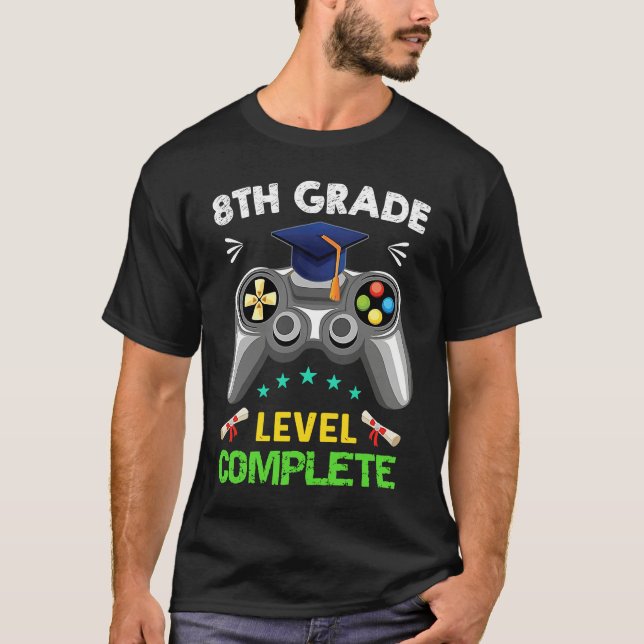 T-shirt 8th Grade Graduation Level Complete Gamer 2022 (Devant)