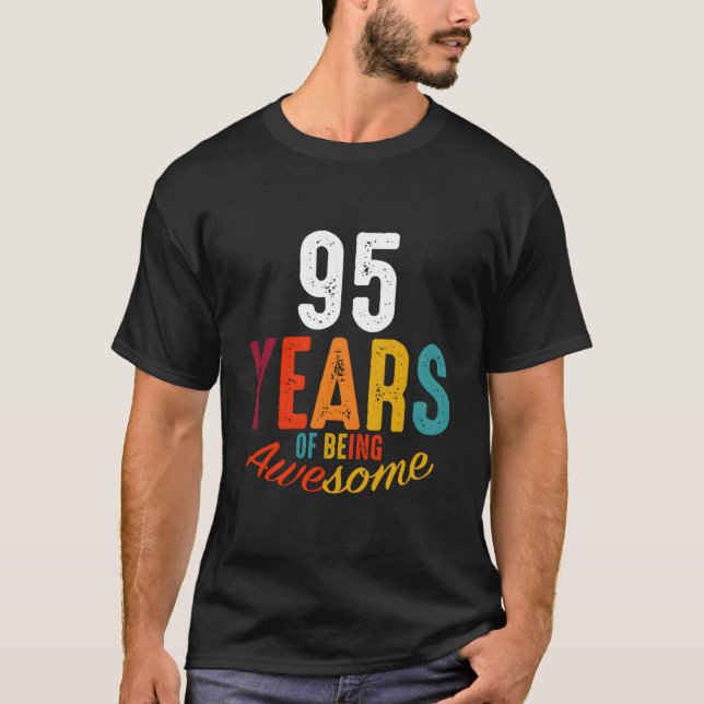T-shirt 95 Years Of Being Awesome Py (Devant)
