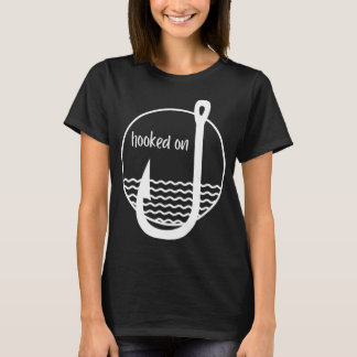 T-shirt Accroché à