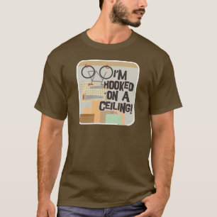 T-shirt Accroché Sur Un Plafond Drôle Garage Cartoon Sloga