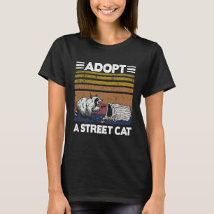 T-shirt Adopter un chat de rue Trash Garbage Panda Raton l