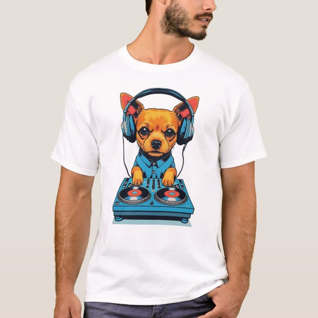 T-shirt Adorable Ginger petit chien DJing avec casque (Devant)