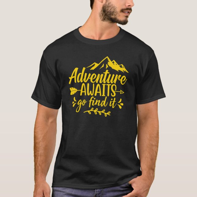 T-shirt Adventure Await Go Find It Femmes Graphic Tee - sh (Devant)