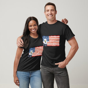 T-shirt Aigle rustique en détresse sur drapeau américain