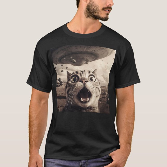T-shirt Alien UFO Funny Cat Selfie Scared Cat Lover Spaces (Devant)