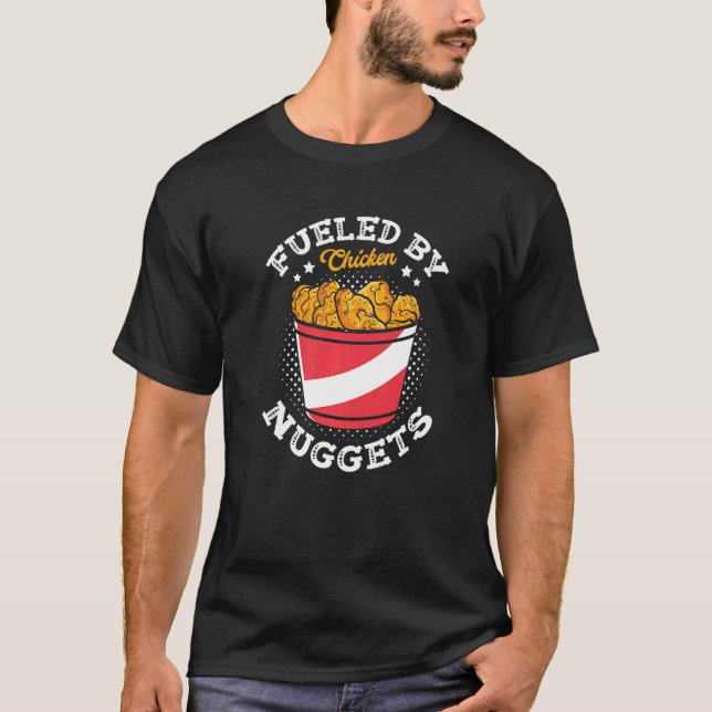 T-shirt Alimenté Par Poulet Nuggets De Snack Frit Tend Nug (Devant)