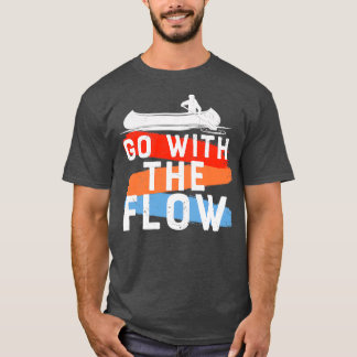 T-shirt Aller Avec La Conception De Canoë À Flux