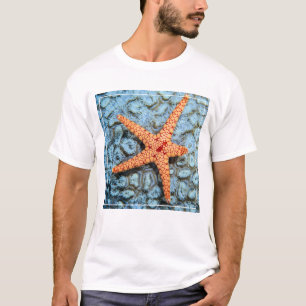 T-shirt Amidon Sur Un Corail Avec Des Politiciens