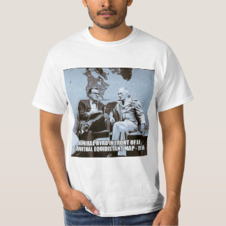 T-shirt Amiral Byrd devant la carte plate de la terre