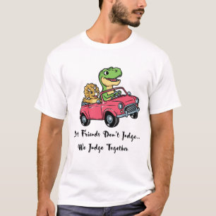 T-shirt Amis dinosaures mignons conduisant une voiture ros