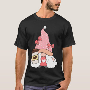 T-shirt Amoureux De Café Gnome Portant Un Unisex Rose
