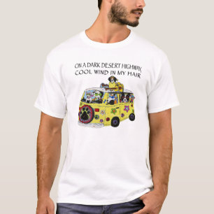 T-shirt Amusant Sur Une Route Du Désert Sombre Chien Resse