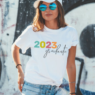 T-shirt Année de classe Lettres colorées Graduate