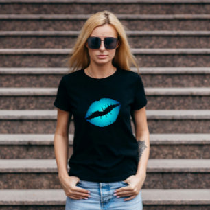 T-shirt Aqua Blue Ombre Lipstick Kiss