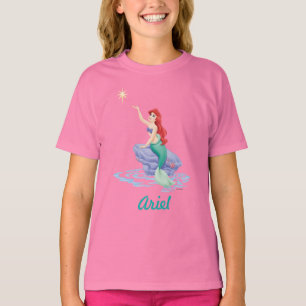 T-shirt Ariel assis sur le rocher