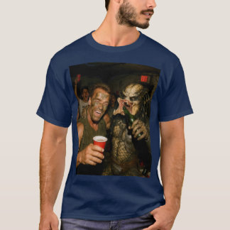 T-shirt Arnold Schwarzeneggerle Prédateur a candid paparaz