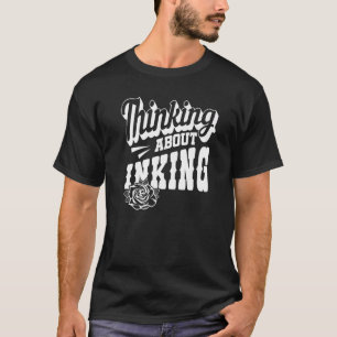 T-shirt Artiste De Tatouage Réfléchissant À L'Encre 3