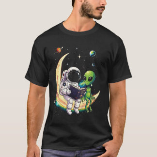 T-shirt Astronaut Reading Book to Alien Moon Space Astrono