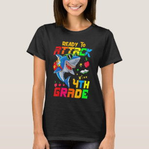 T-shirt Attaquer l'élève de 4e année à l'école