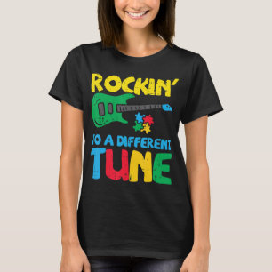 T-shirt Attrapez ce joli Rockin à différentes Tune Guitare