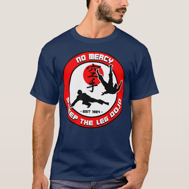 T-shirt AUCUNE MERCY SWEEP LEG DOJO Emblem Ver2 (Devant)