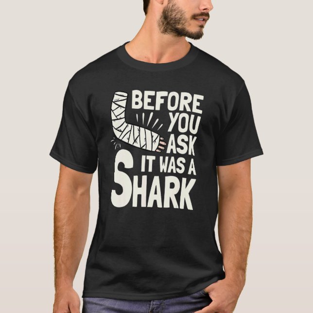 T-shirt Avant de demander c'était une fracture du bras de  (Devant)