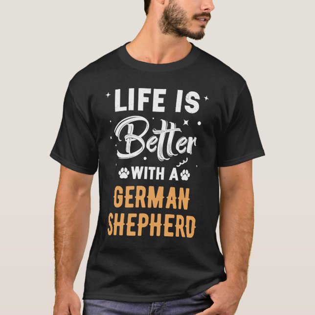 T-shirt avec un chien berger allemand (Devant)