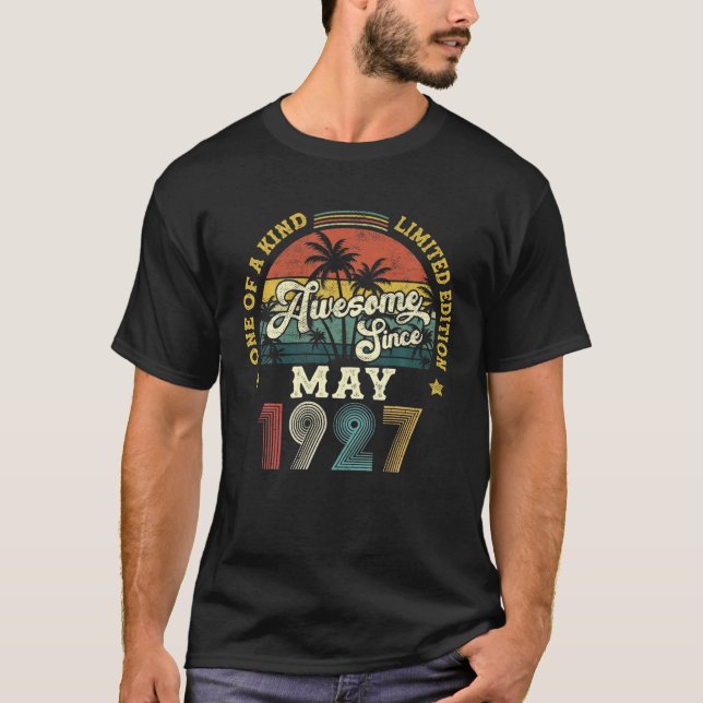 T-shirt Awesome Since May 1927 (Devant)