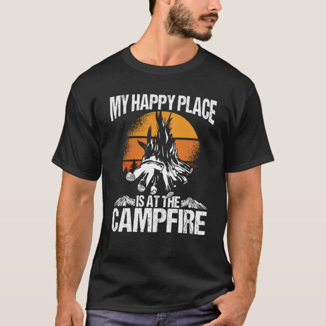 T-shirt Backprint My Happy Place Is A The Campfire Camping (Devant)