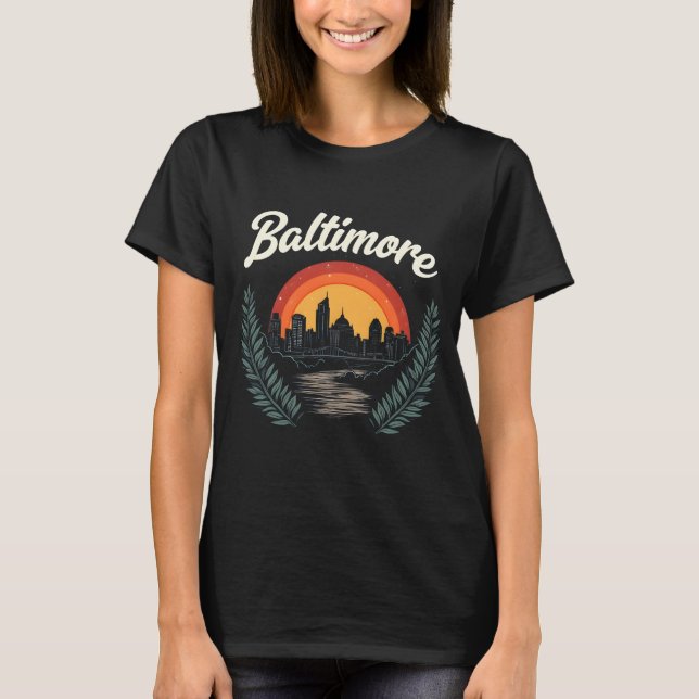 T-shirt Baltimore Retro Skyline avec coucher de soleil (Devant)
