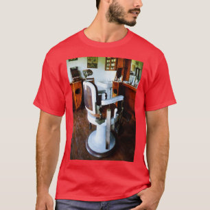 T-shirt Barber-Chaise Et Registre De Trésorerie