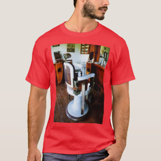 T-shirt Barber-Chaise Et Registre De Trésorerie