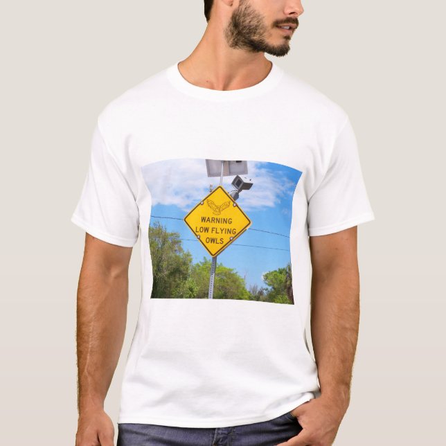 T-shirt Bas signe d'avertissement de hiboux de vol (Devant)