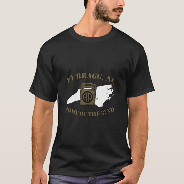 T-shirt Base militaire de Fort Bragg - Armée de terre Post (Devant)