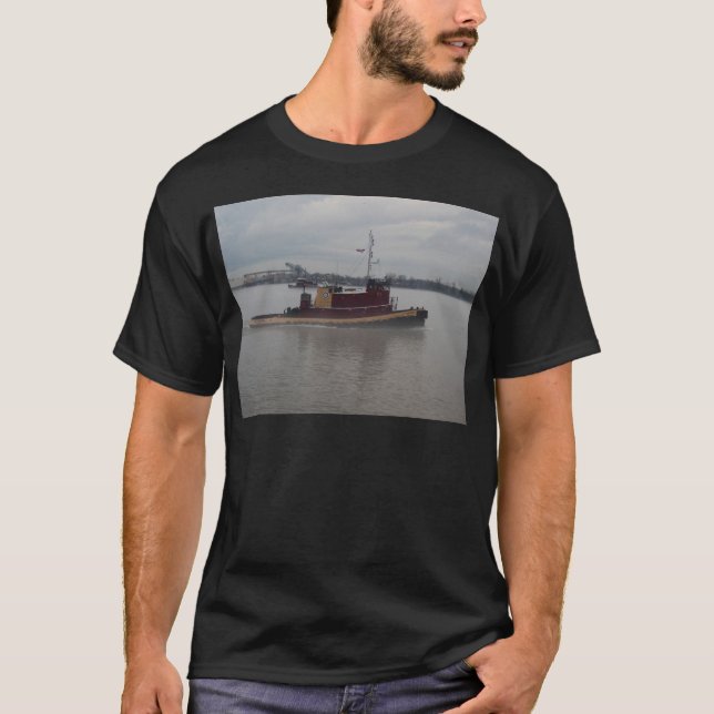 T-shirt Bateau de traction subite dans le brouillard (Devant)