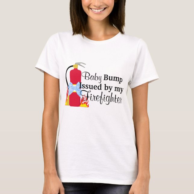 T-shirt Bébé Boy Bump Émis Par Ma Maternité Pompier (Devant)