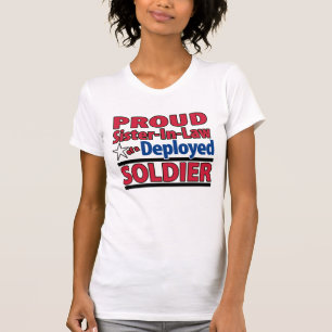 T-shirt Belle-soeur fière d'une chemise déployée de sol