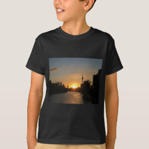 T-shirt Berlin Allemagne Skyline Night Carte Postale Ferns
