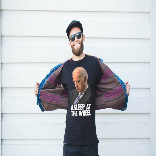 T-shirt BIDEN ENDORMIR À LA ROUE Anti Joe Biden (Créateur téléchargé)